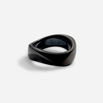 Baroque in 18k Black Gold