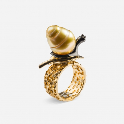 Snail Garden with Yellow Pearl