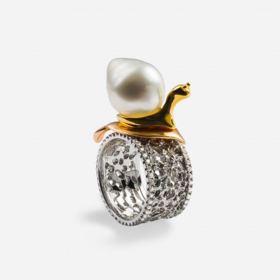 Snail Garden with White Pearl
